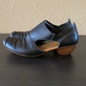 Rieker Antistress Closed Toe Shoes Size 38